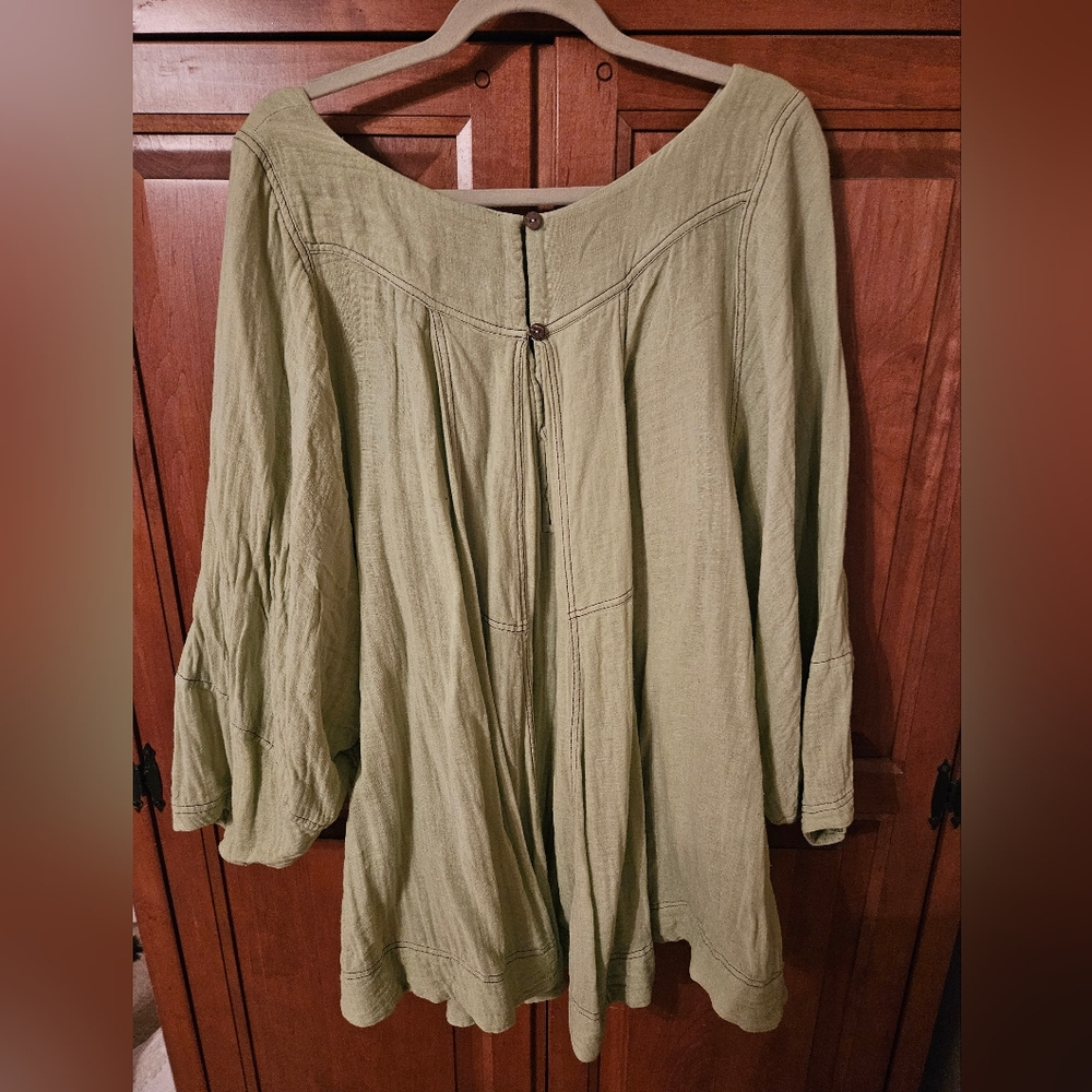 Free People Cotton Hi/lo top - Picture 2 of 3